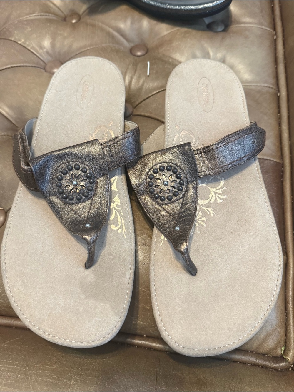 Aetrex Genuine Leather Comfort Thong Sandals Brown Beaded Adjustable Size 10